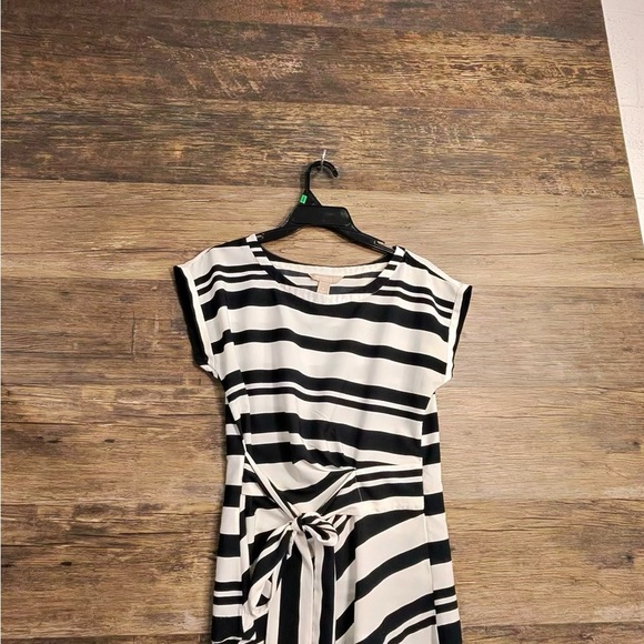 Banana Republic Black and White Striped Blouse - Picture 2 of 6